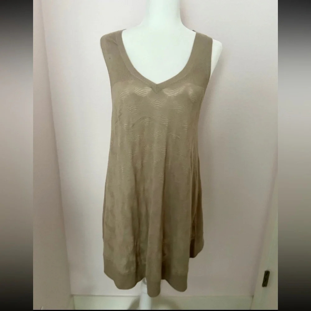 Rachel Roy V-neck sleeveless dress size M beige color